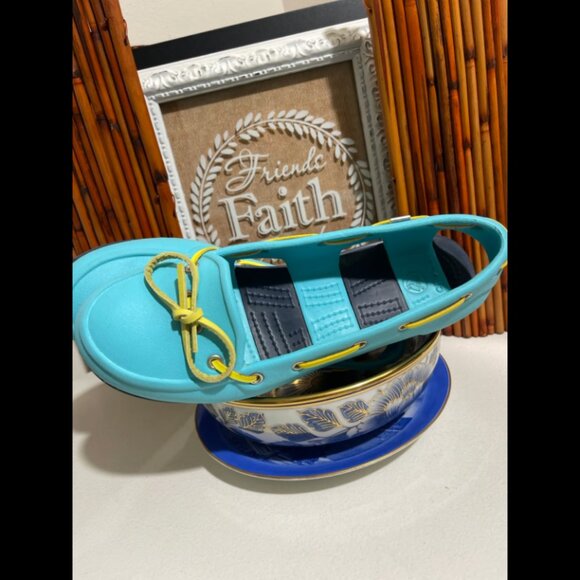 Sailor sky & navy blue crocs - Picture 2 of 6